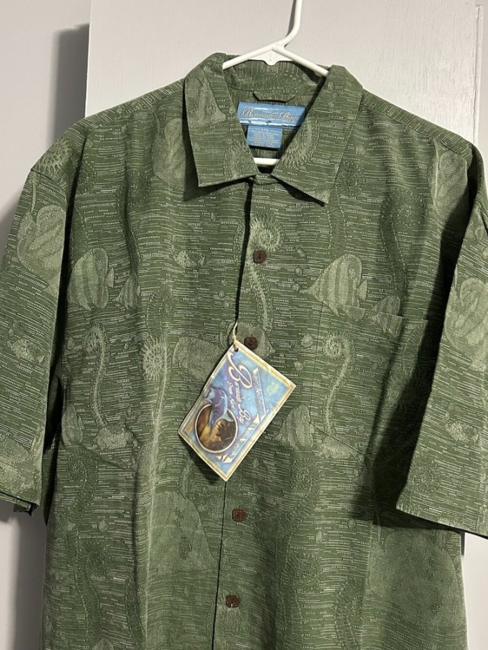 NWT Bermuda Bay 100% Silk Tropical Hawaiian Fish Print Button Down Shirt Men's L